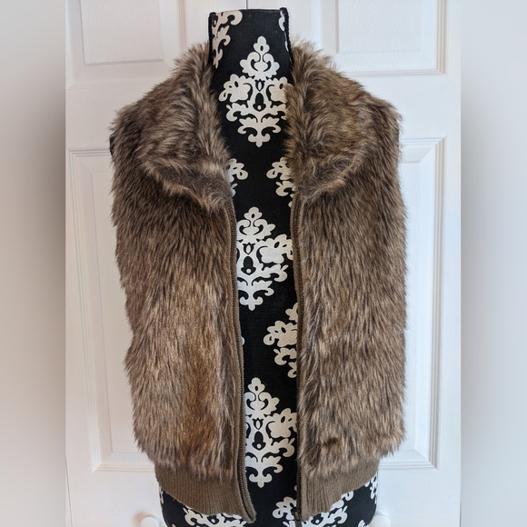 EUC Ladies Arizona Faux Fur Sweater Vest Light Brown Full Front Zipper Sz L - Picture 5 of 10
